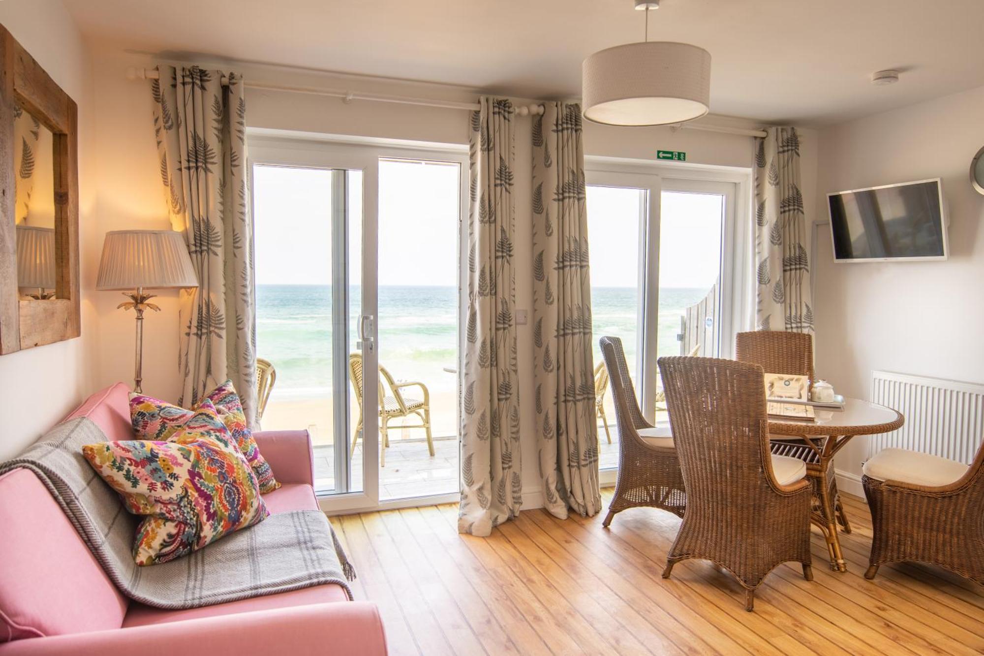 Tolcarne Beach Apartments New Quay Extérieur photo